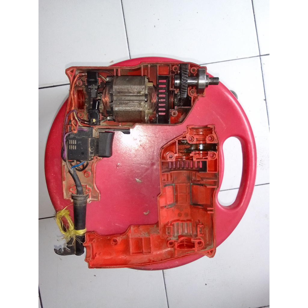 Mereknya Brand Maktec Bor Listrik 10mm Seadanya Bekas Seken