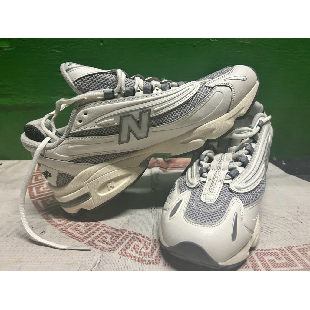 Sepatu NB 1000
