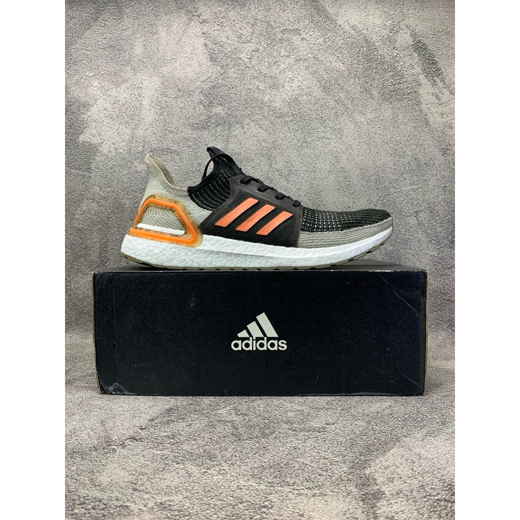 Sepatu Second Original Box  Adidas UltraBoost 19 ‘Core Black Solar Orange’  Size 43