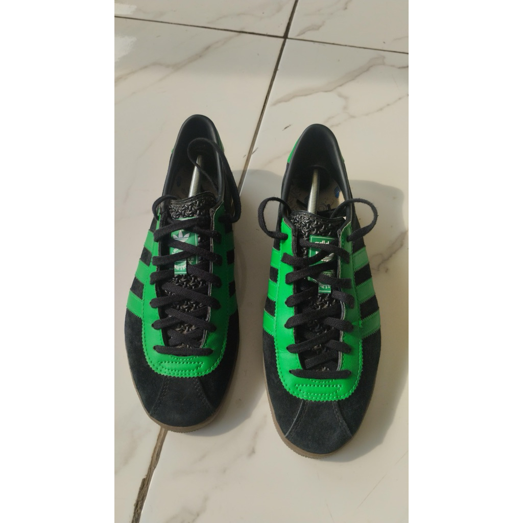 SEPATU LONDON IJO