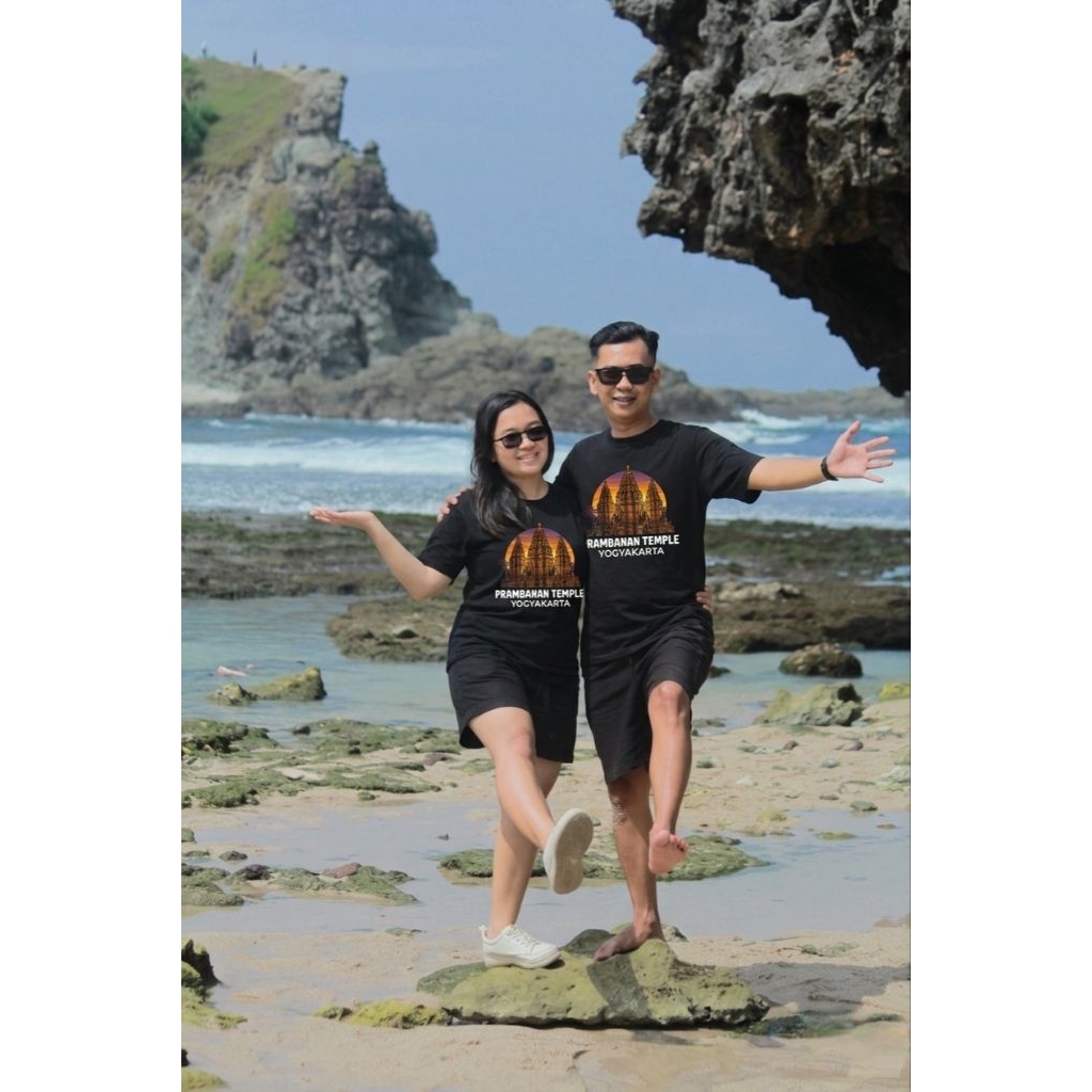Kaos Jogja Prambanan oleh-oleh Jogja untuk pria dan wanita tersedia ukuran standar-jumbo