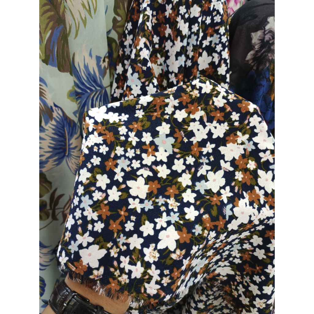 KAIN BAHAN WOLI CREPE MOTIF BUNGA KECIL KAIN LEMBUT IMPORT KTX