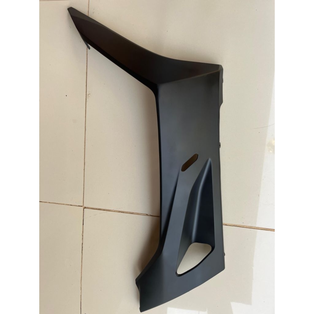 cover r floor side body bawah samping PCX 160 k1z kanan hitam dop