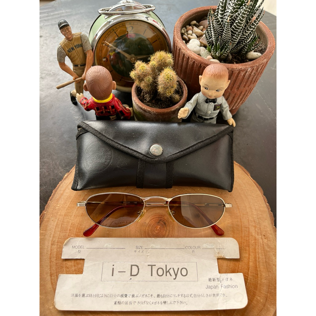Vintage oval round sunglasses 80's Brand: Erol made in italy Size: 51-21-140mm Full tag logo brand F