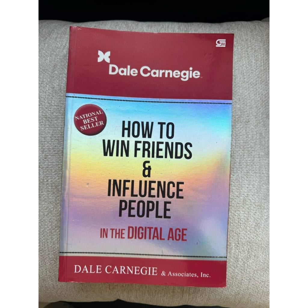 Buku Preloved - How to Win Friends in Digital Age