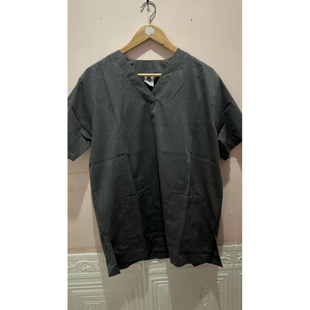 PRELOVED scrub medis