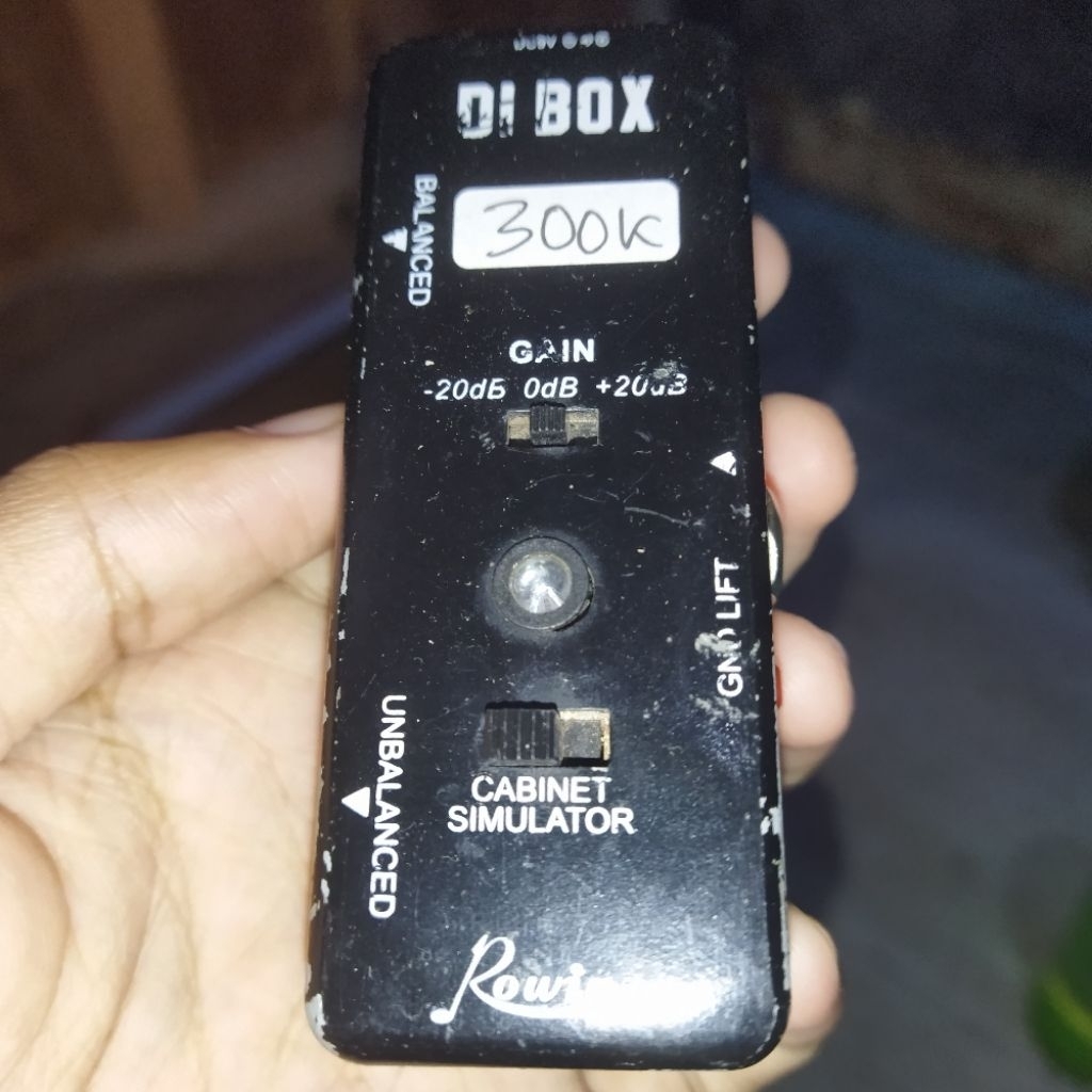 ROWIN DI BOX (DIRECT INJECTION BOX) XLR BALANCED FITUR CABINET SIMULATOR CABSIM BOOSTER EFEK GITAR P