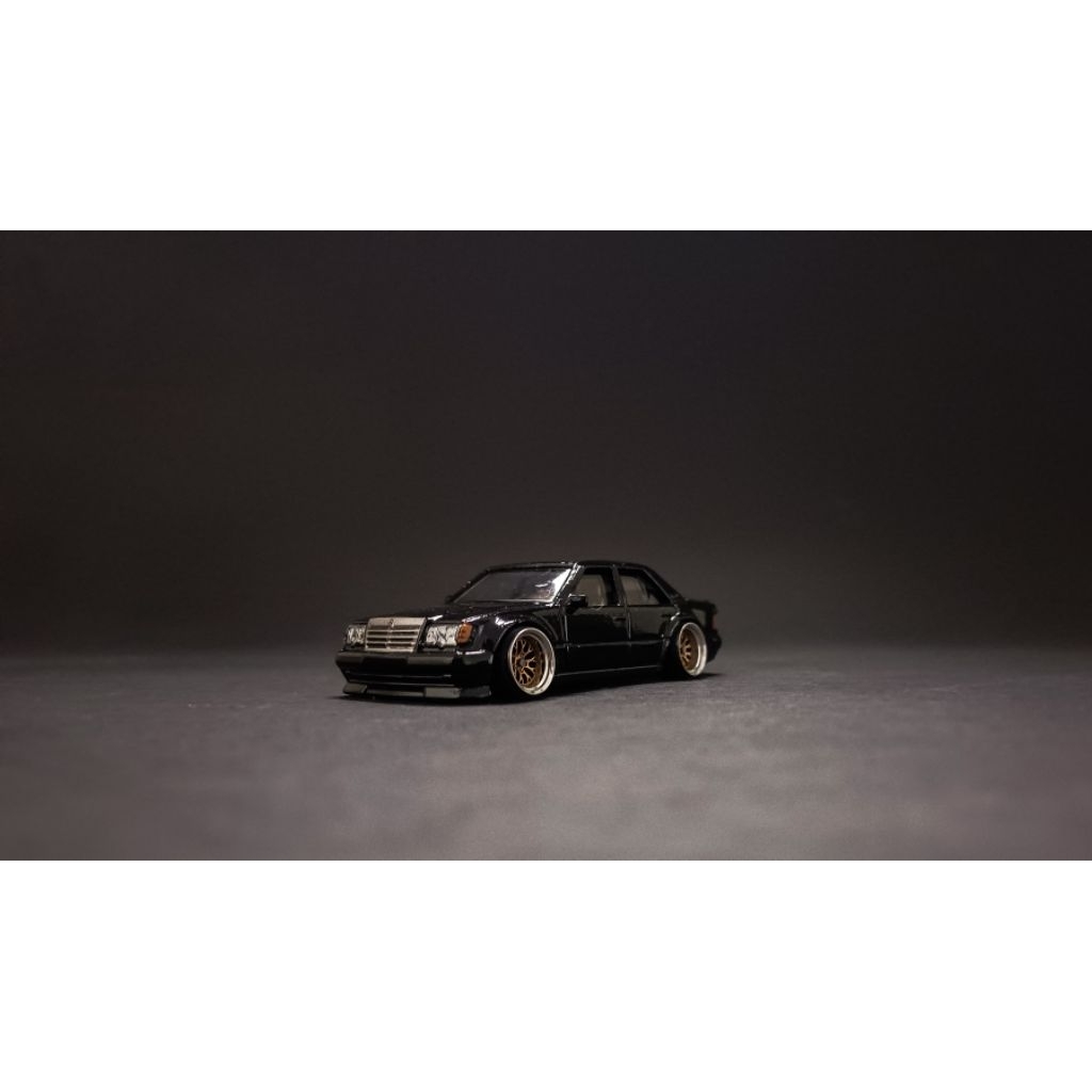 Hot Wheels Mercedes Benz 500E Custom