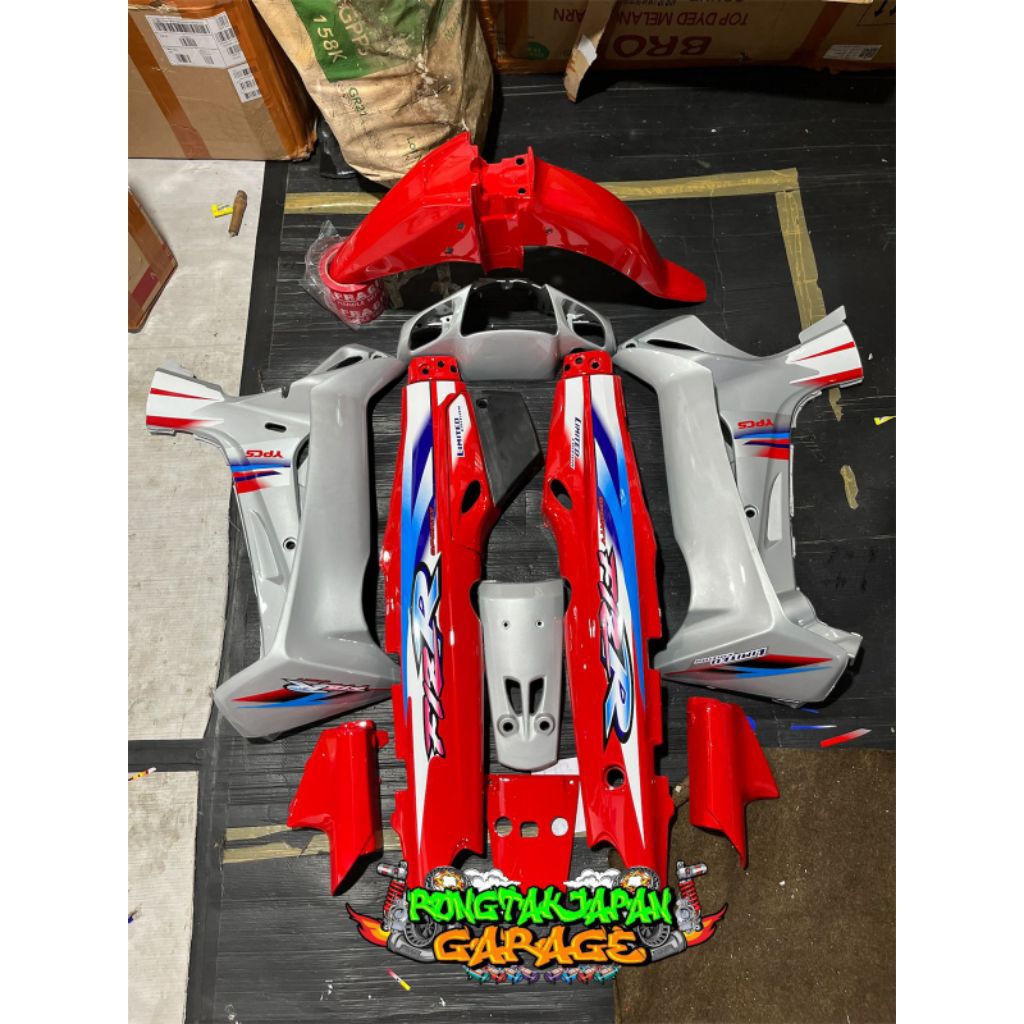Full Set Bodi Halus Fiz r F1zr Fizr Silver Merah Set Striping Custom DualTone Cover Body Fiz r Fizr 