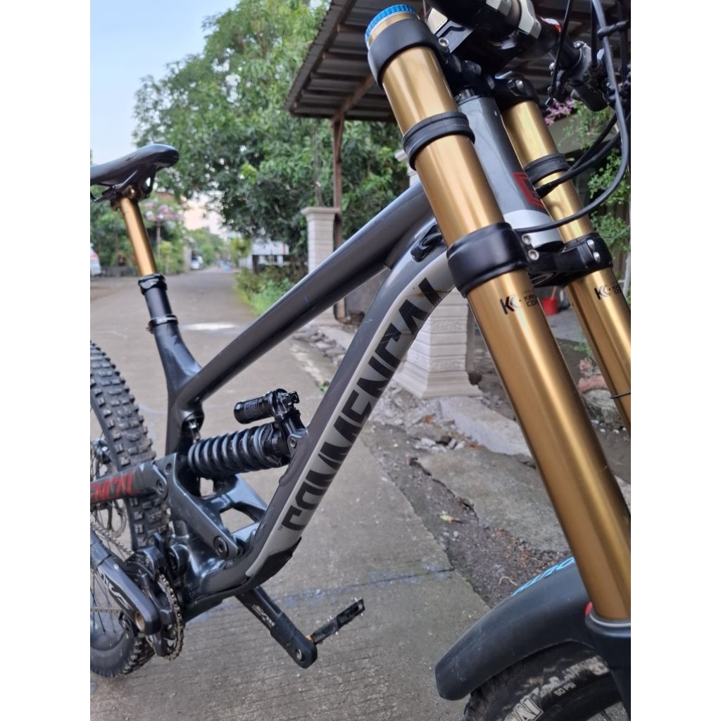 sepeda downhill commencal furious ,  bisa frame saja