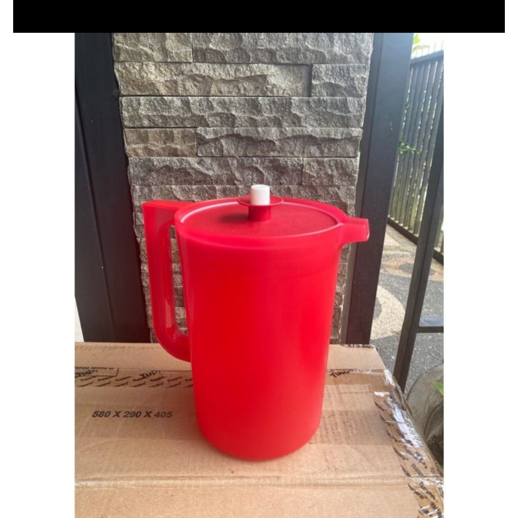 pitcher 2 L tupperware