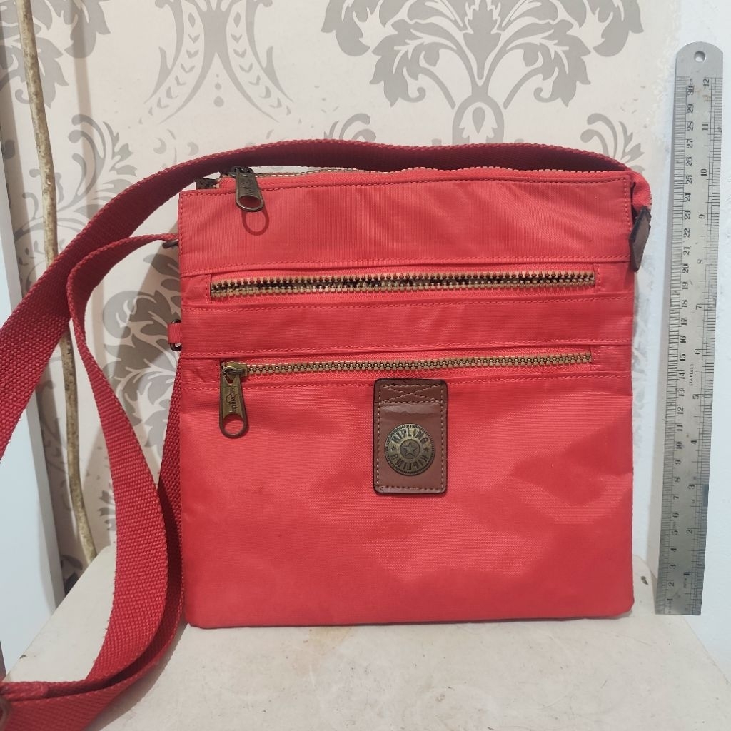 Tas selempang wanita kipling preloved