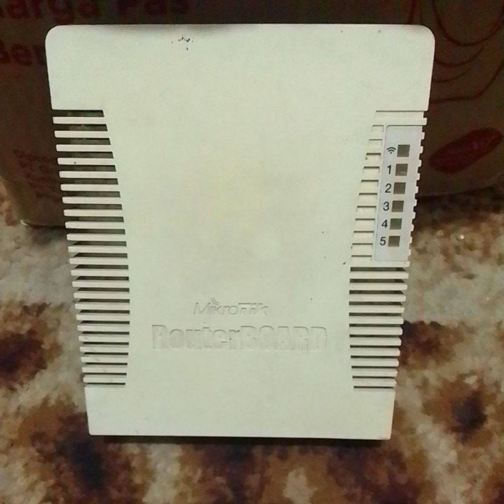 Mikrotik Routerboard RB951UI-2Hnd bekas