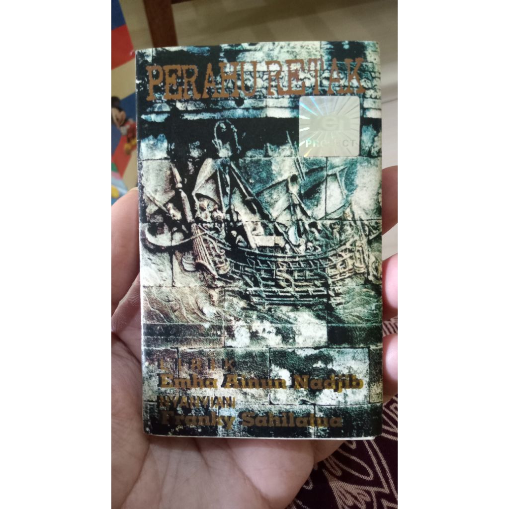 koleksi kaset pita Emha Ainun Nadjib "Perahu Retak"