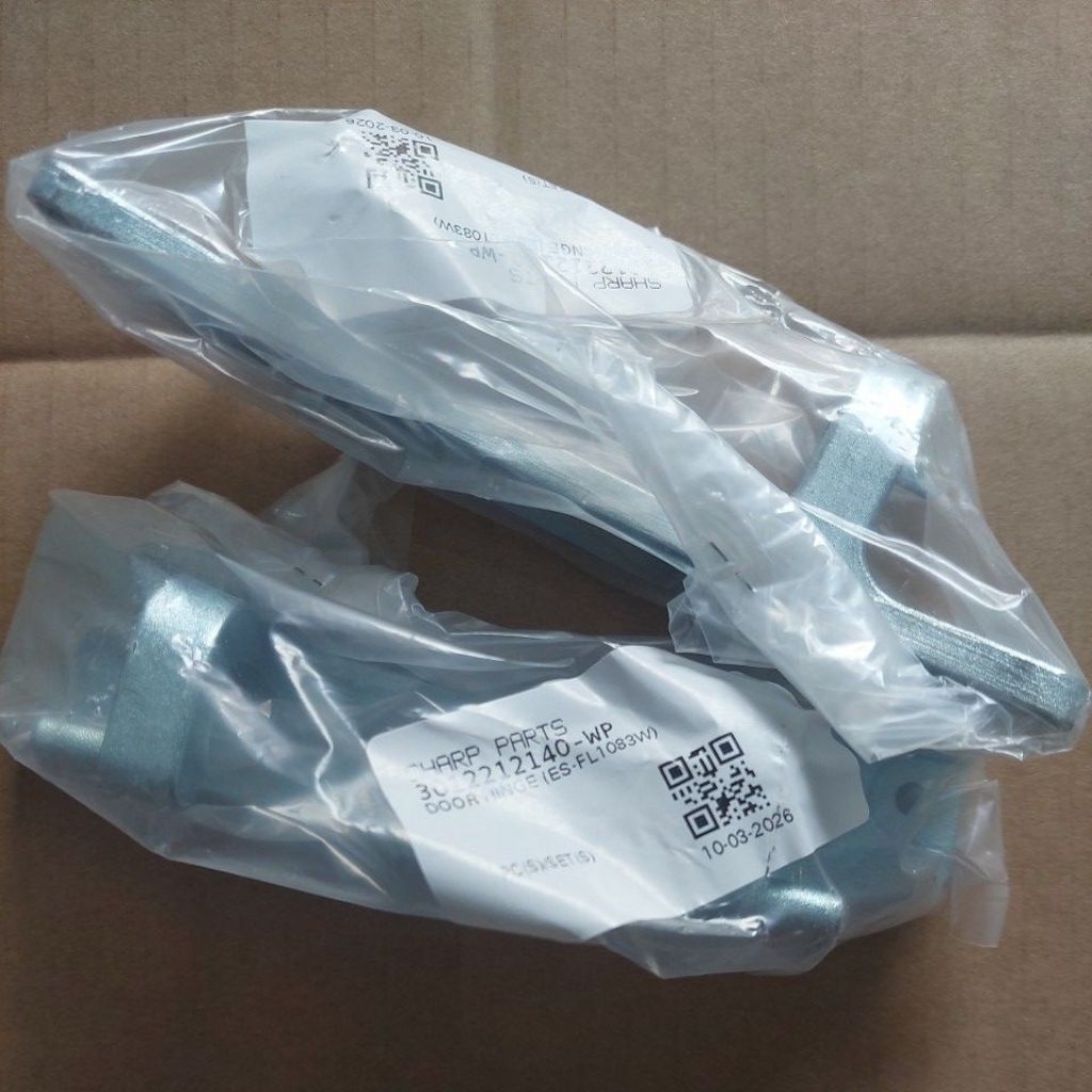 ENGSEL / DOOR HINGE ASSEMBLY (ES-FL1083W) MESIN CUCI SHARP; ORIGINAL SPAREPART SHARP