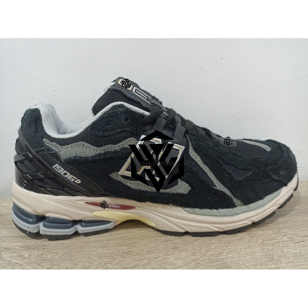 New Shoes - Series 1906D Black size 43 & 44