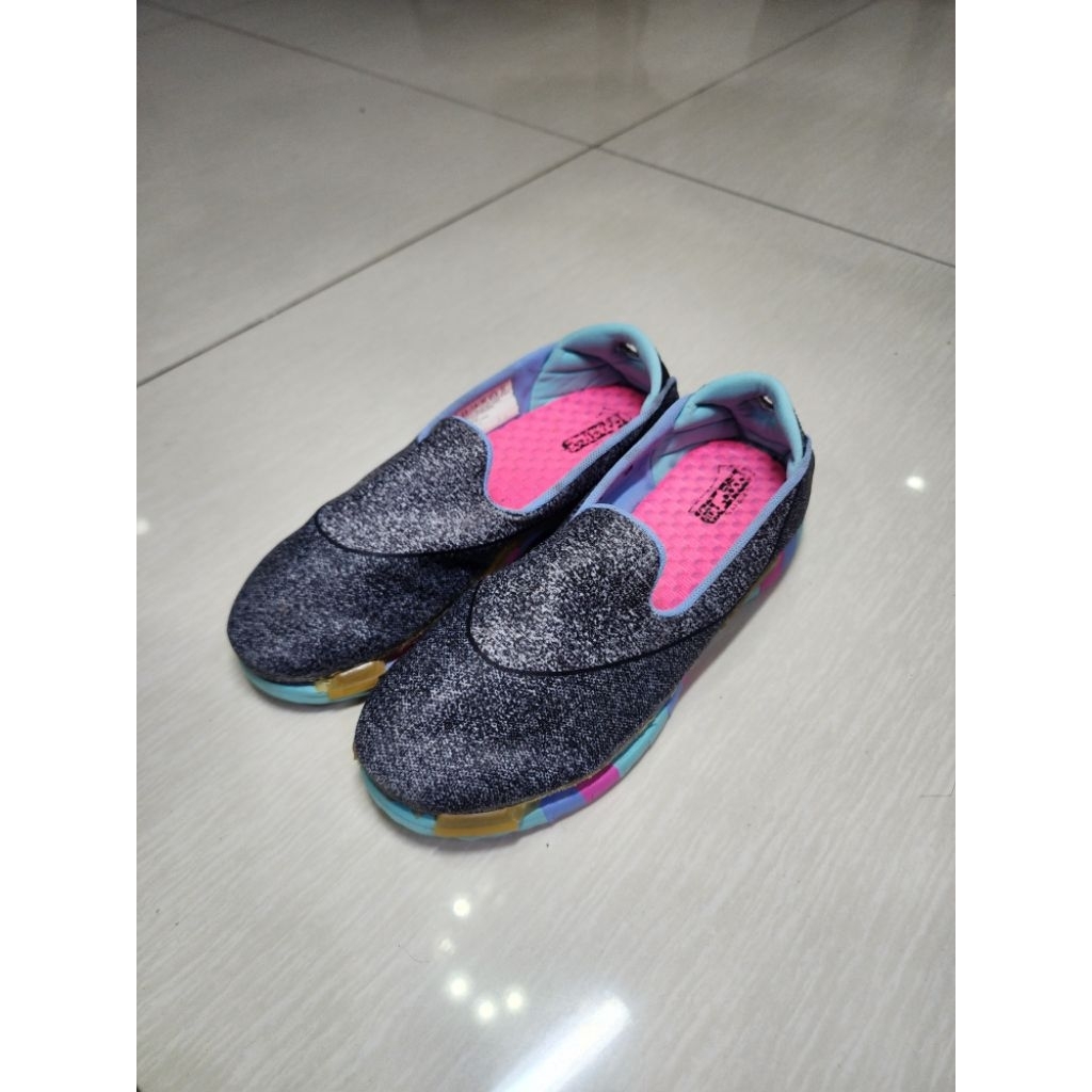 Sepatu skechers Goga Mat wanita size 34