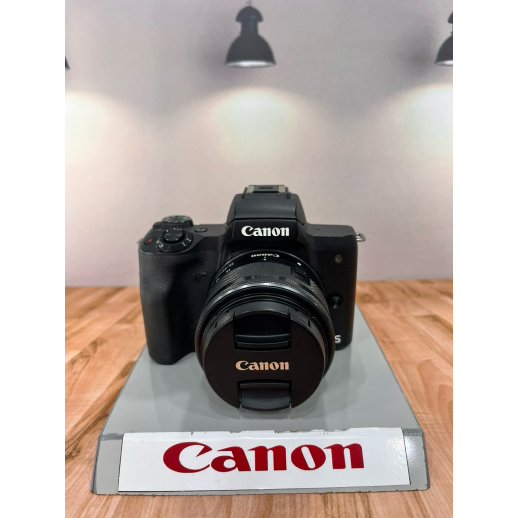 Canon EOS Kiss M