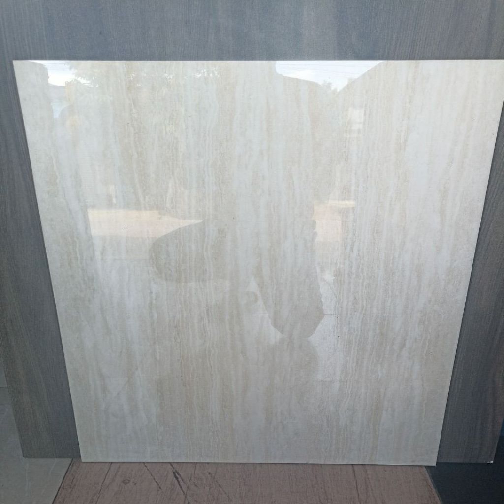 Granit 60x60 ikad cream motif ab
