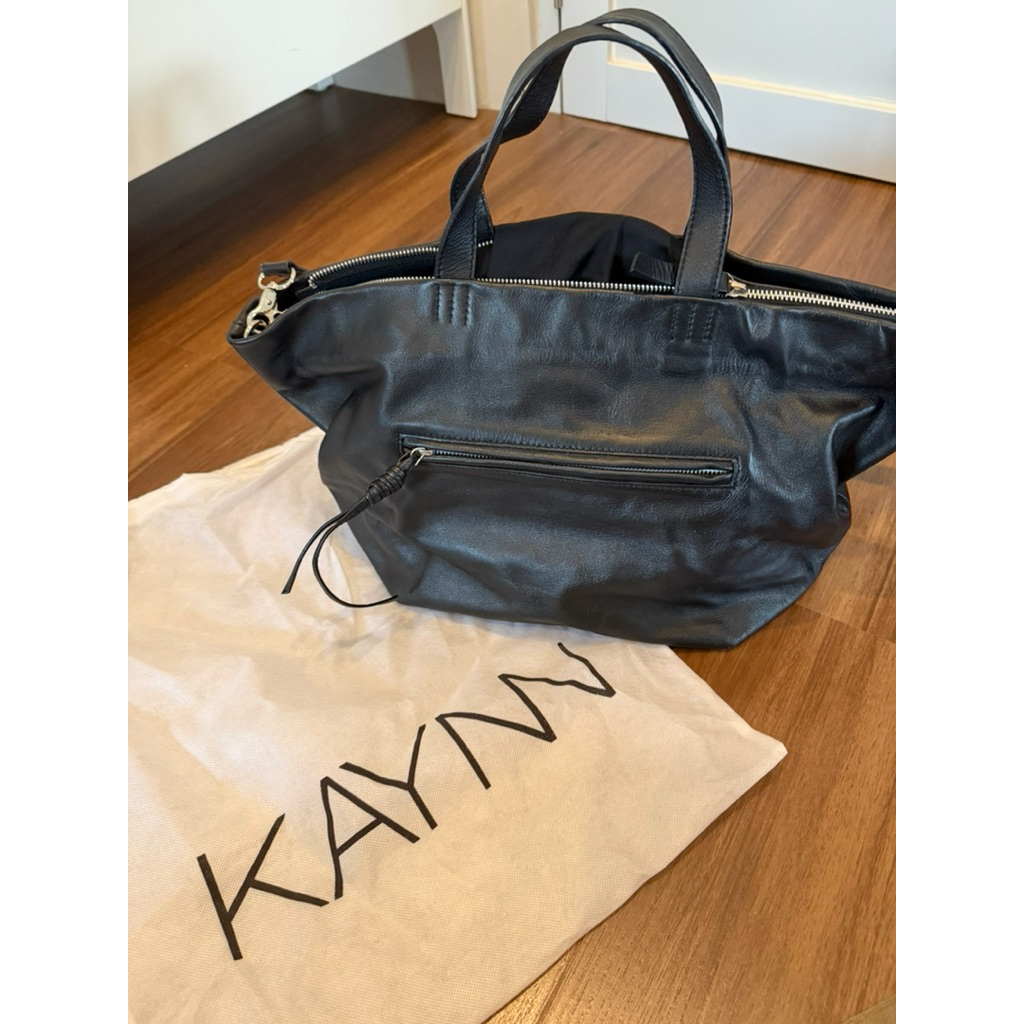 preloved kaynn ava medium with zipper in black