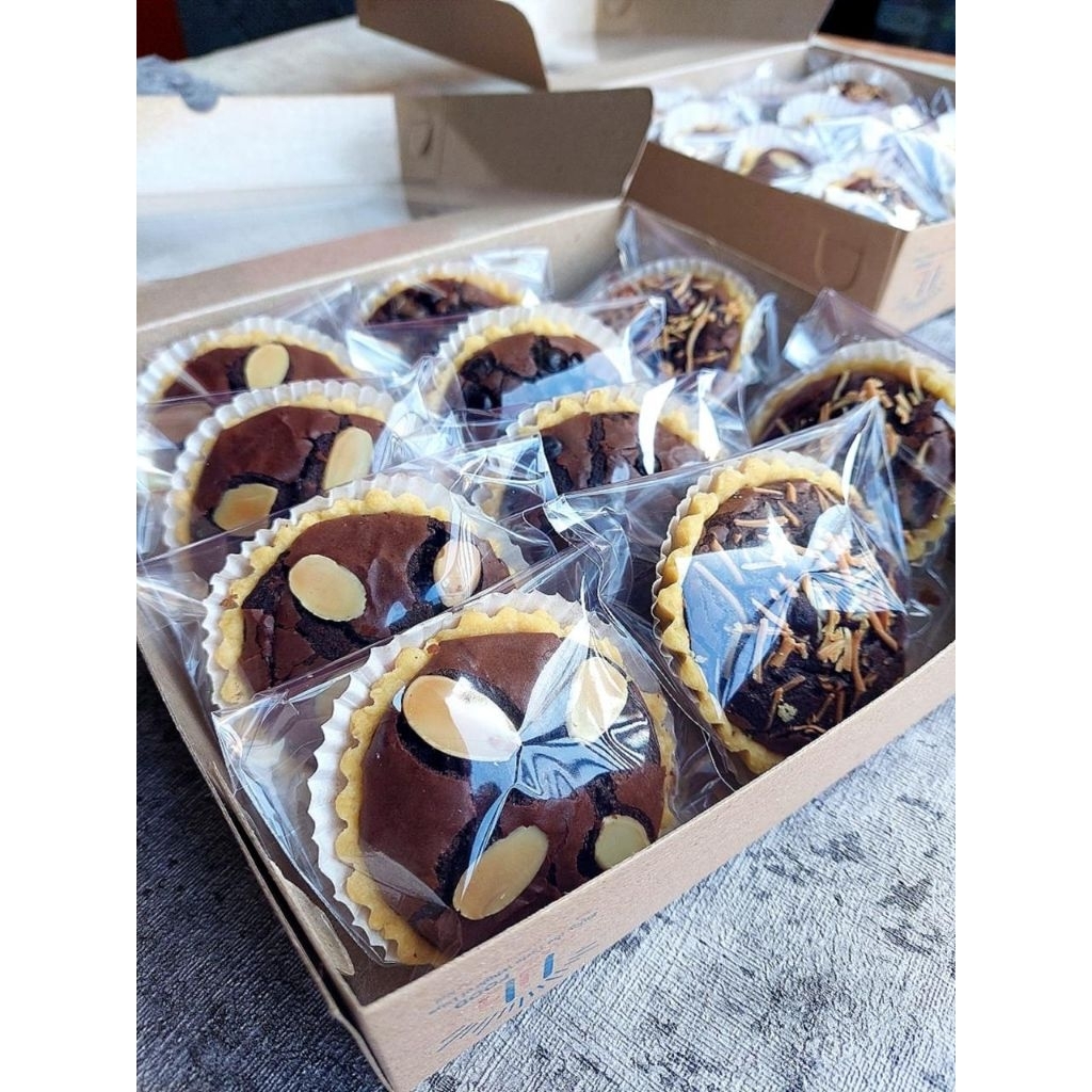 Pie Brownies Choco Chips, Keju, Almond