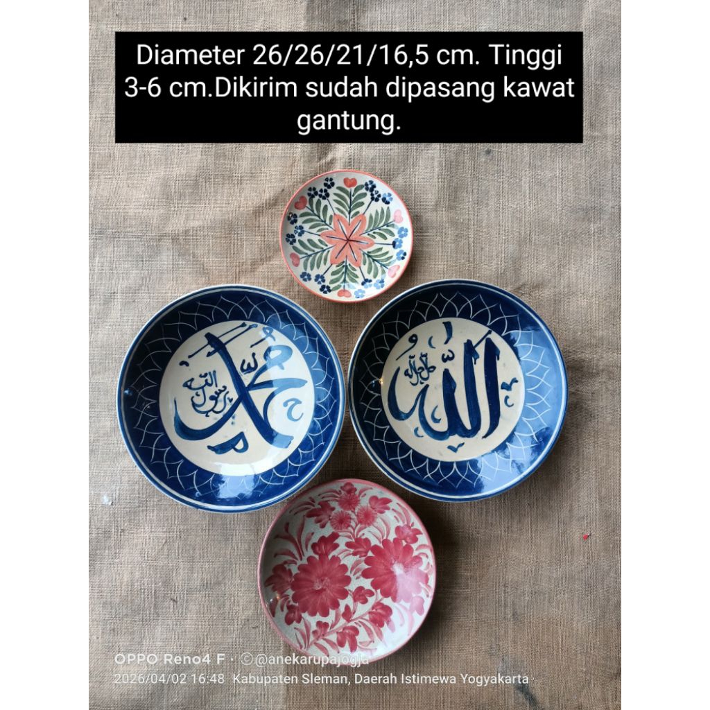Diameter 26 cm an 21 cm an 16 cm an 4 buah piring keramik lukis biru putih kaligrafi Allah dan Muham