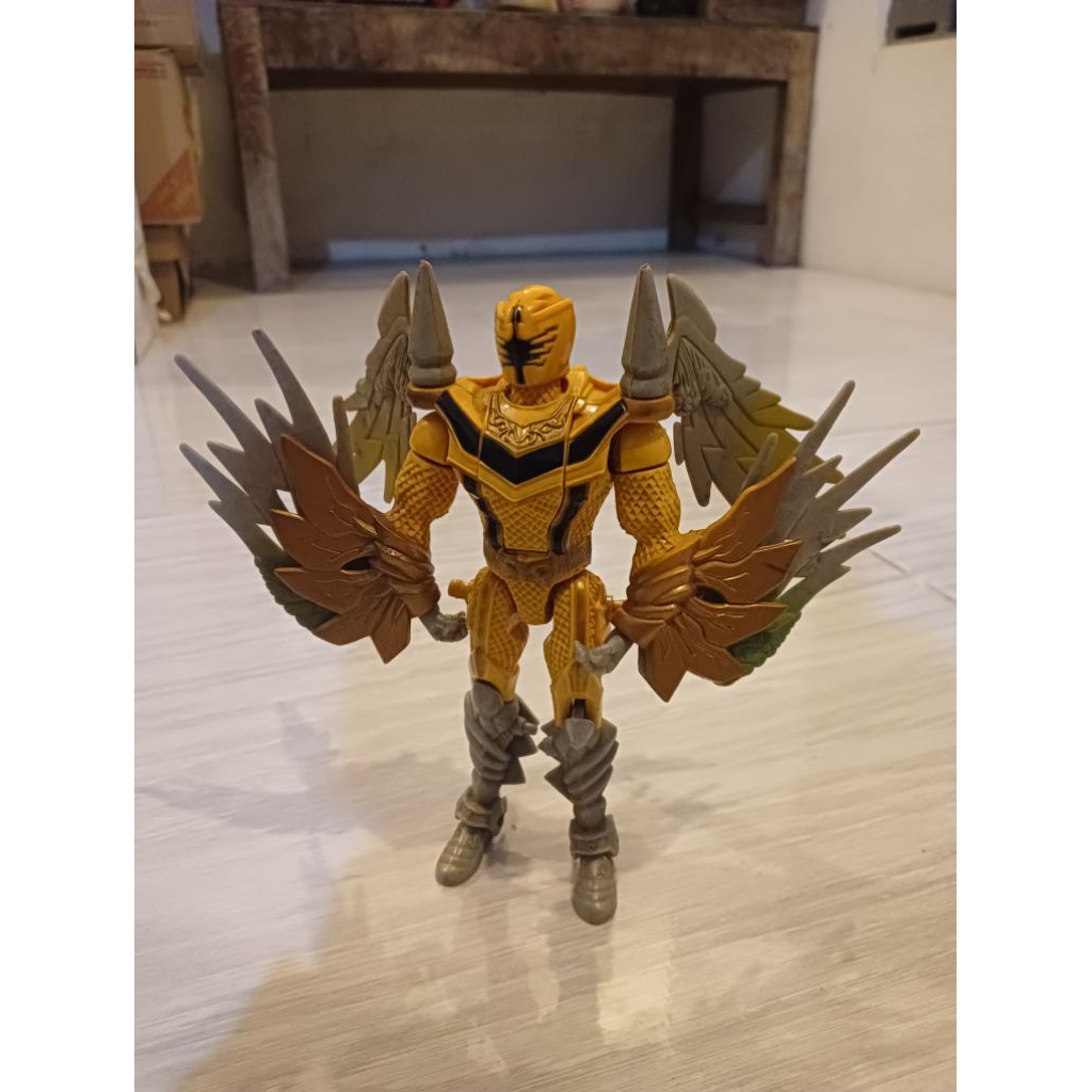 Action Figure Power Rangers Mystic Force Yellow Ranger Thunder Dragon (Bekas)
