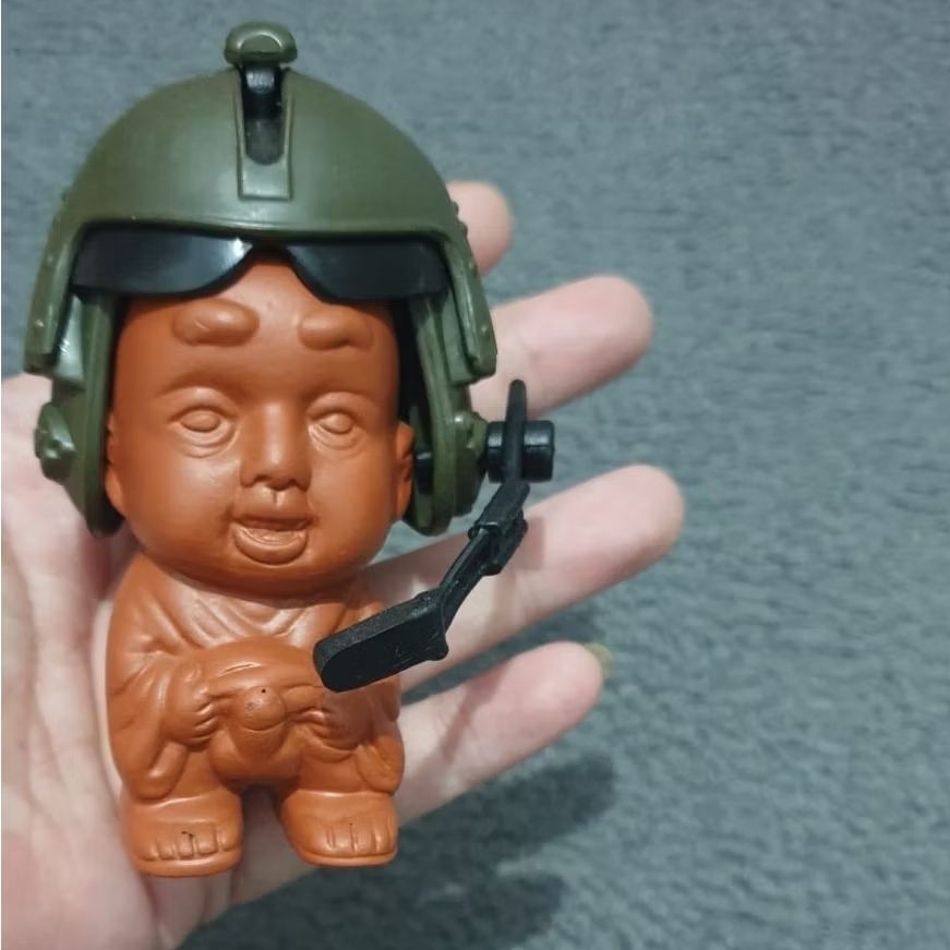 Pajangan figure US Army+helm military