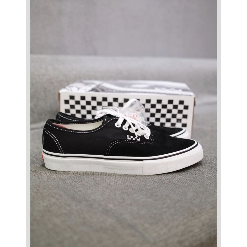 AUTHENTIC SKATE PRO