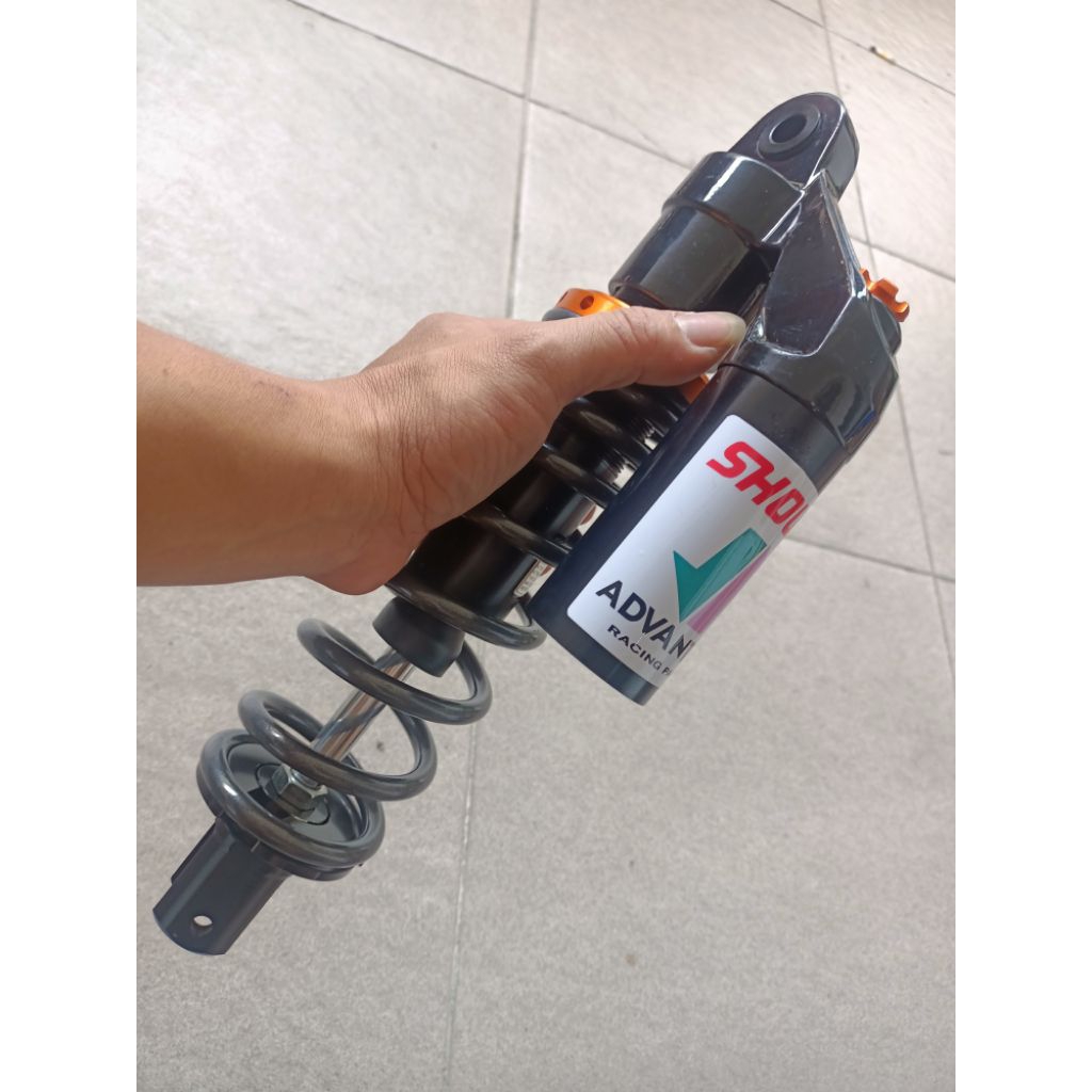 SHOCK BREAKER SHOCK TABUNG ATAS SHOWA MATIC BEAT VARIO MIO XEON FINO SCOOPY UKURAN 330 MM ORIGINAL S