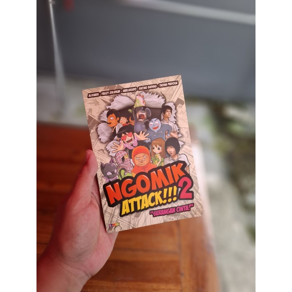 Buku Komik Ngomik Attack 2 Serangan Cinta by Alisnaik, Fauzy Zulvikar, Harliskudo, Kucing Budhug, Th