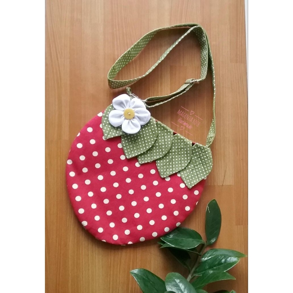 Tas Kanvas Strawbery Handmade