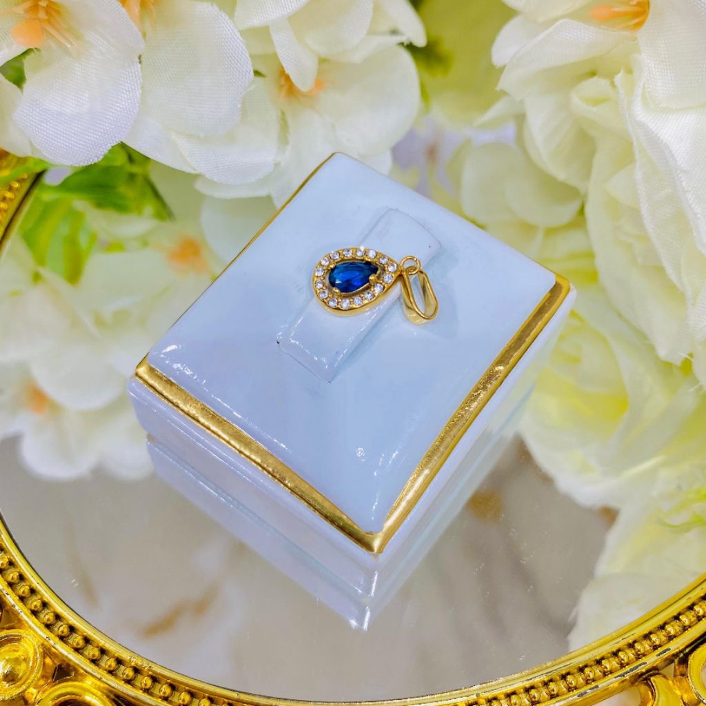 Liontin blue safir titanium