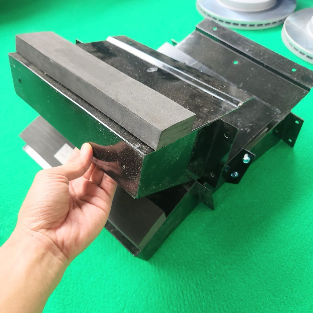 Penahan bumper Depan Jazz GK5