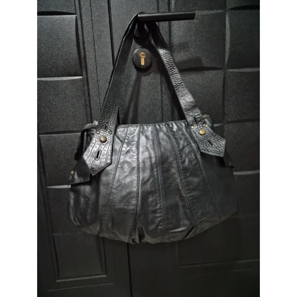 Tas kulit aksen tali strap unik Tomboy Wiz