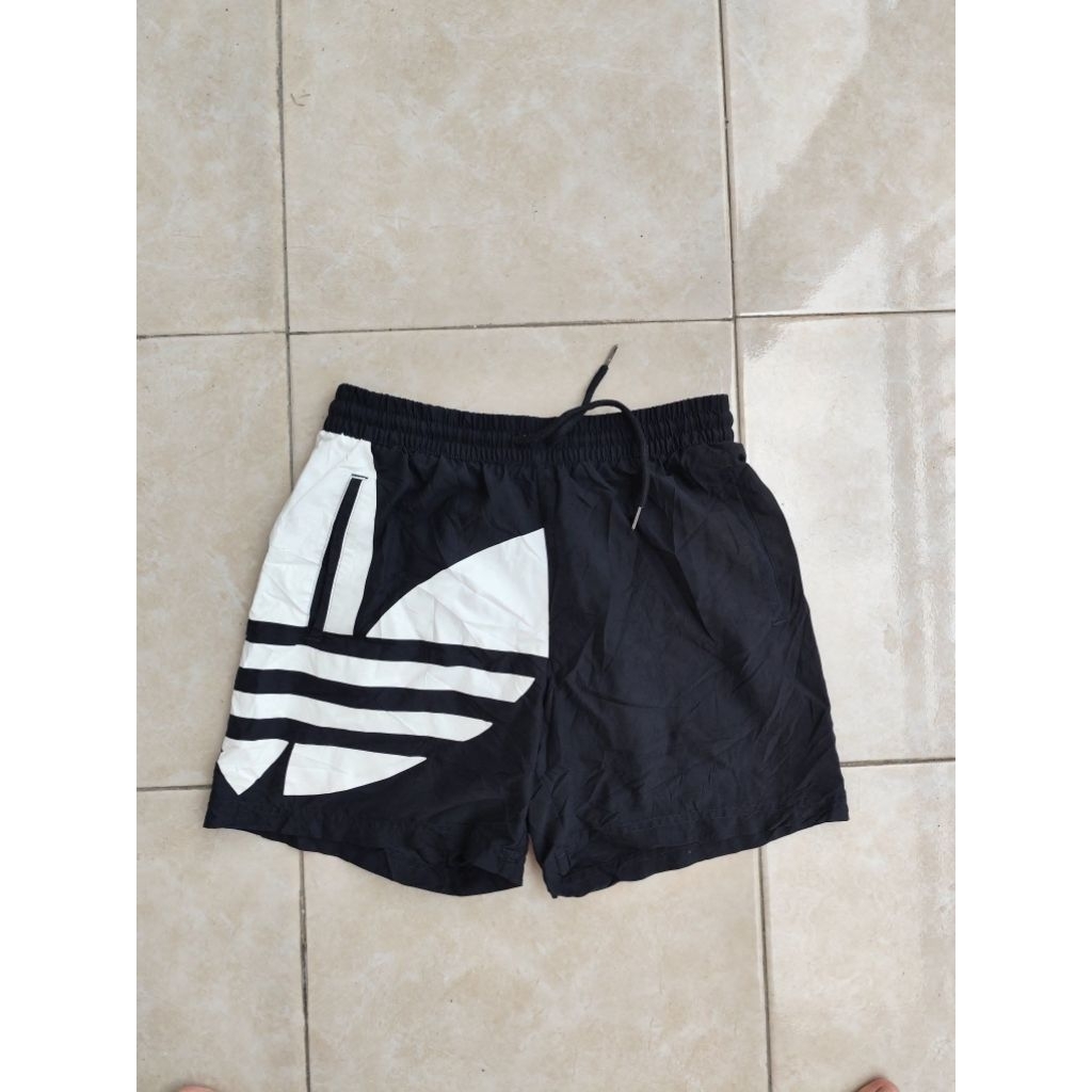 Celana Adidas bekas