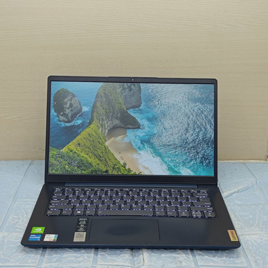 LAPTOP LENOVO IDEAPAD SLIM 3 INTEL CORE I5 GEN 11 RAM 8 GB SSD 512 GB MX350