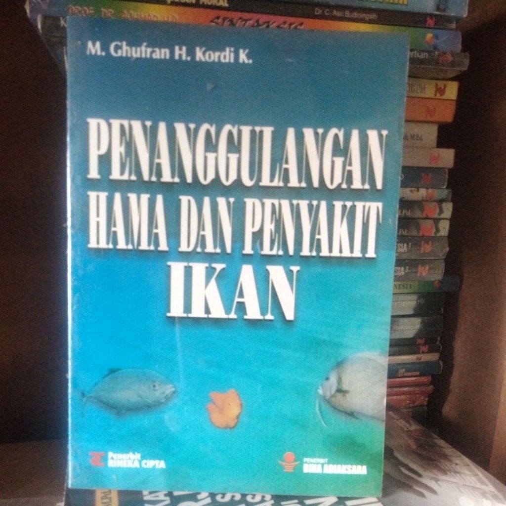 buku Penanggulangan Hama dan Penyakit Ikan