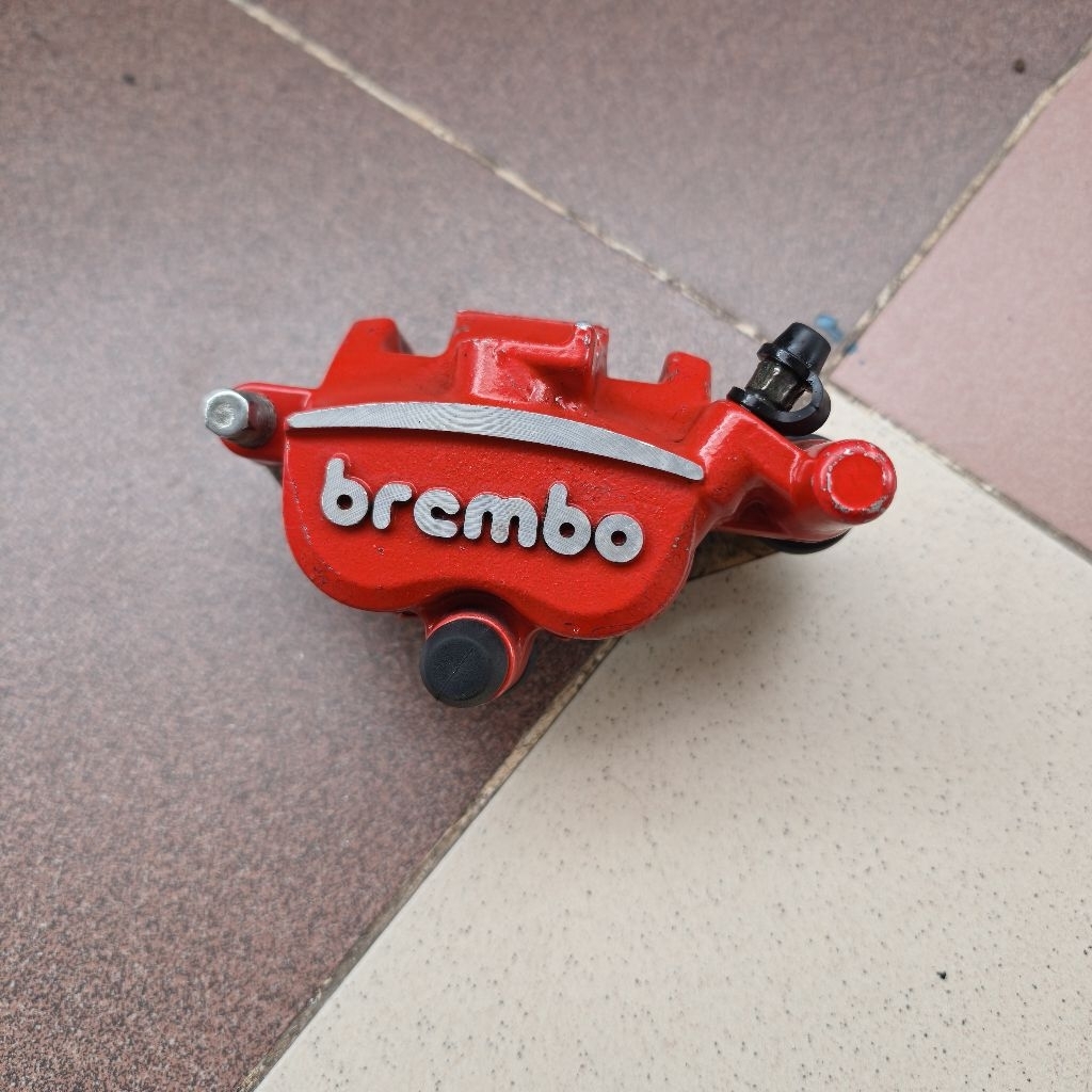 Kaliper Brembo 2P 2 Piston Merah Kanan Red Nissin Samurai Second Bekas