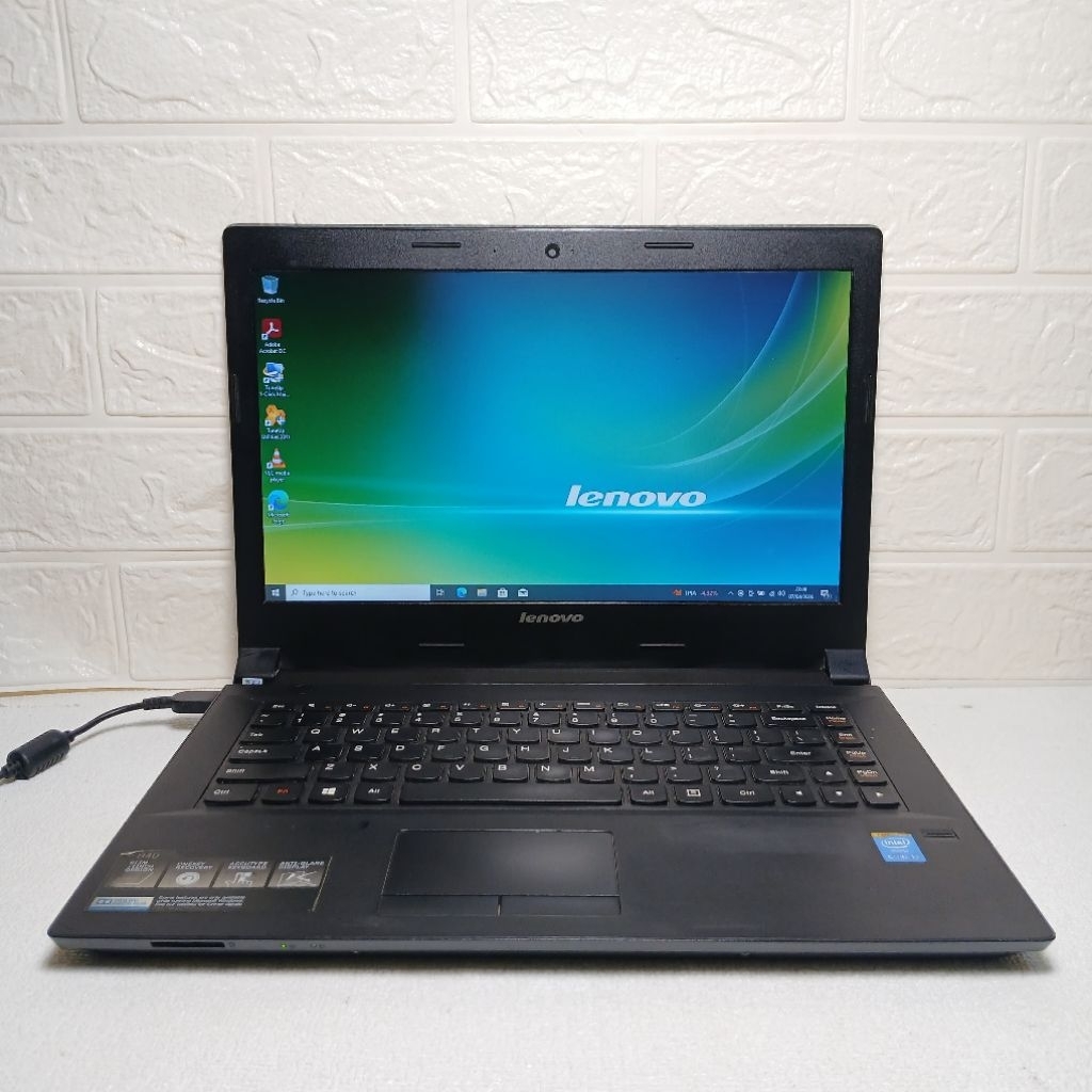 Laptop Lenovo B40-80 Dual VGA. Core i3 gen5. Ram 4GB HDD 500GB. Windows 10.