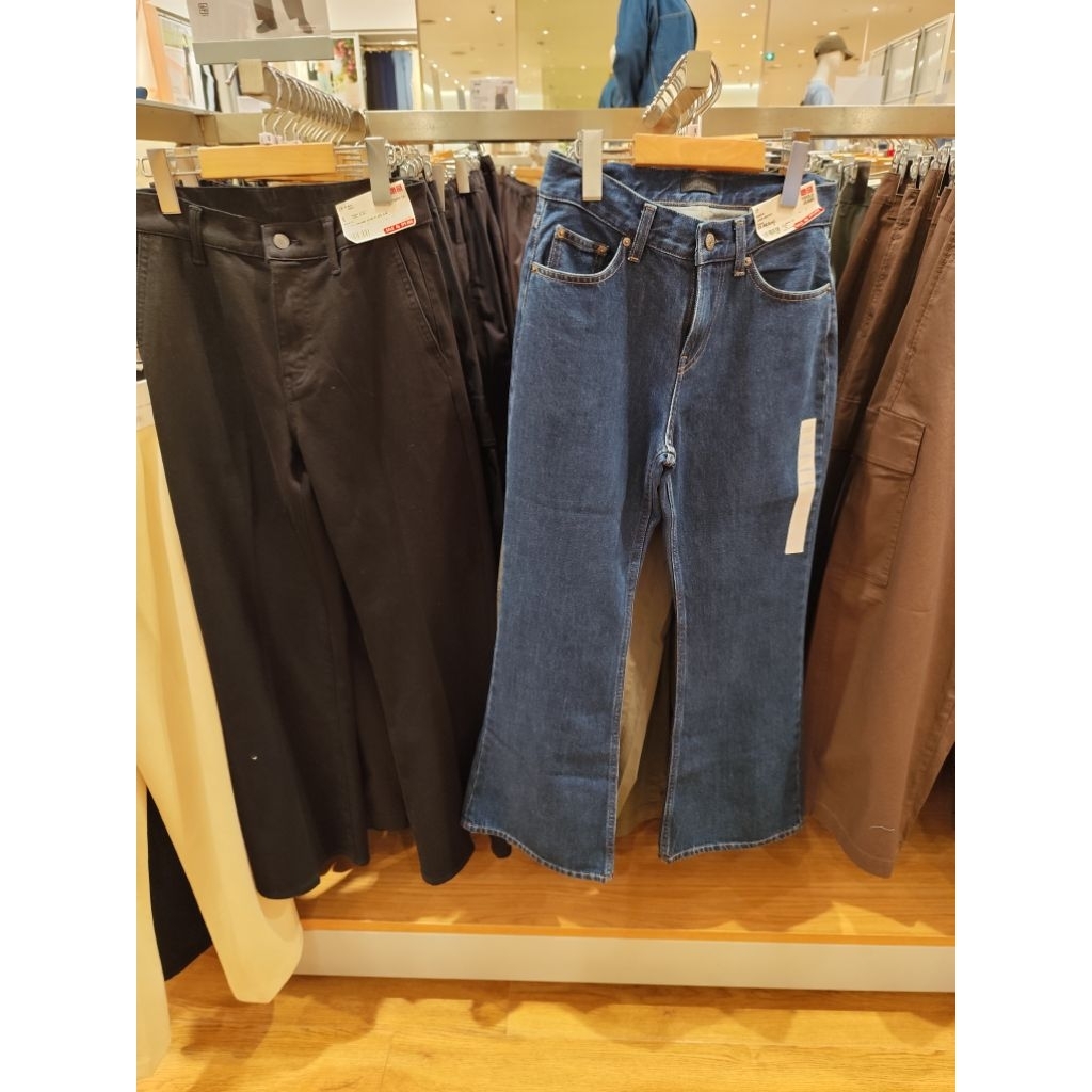 Jeans Bootcut Wanita Uniqlo