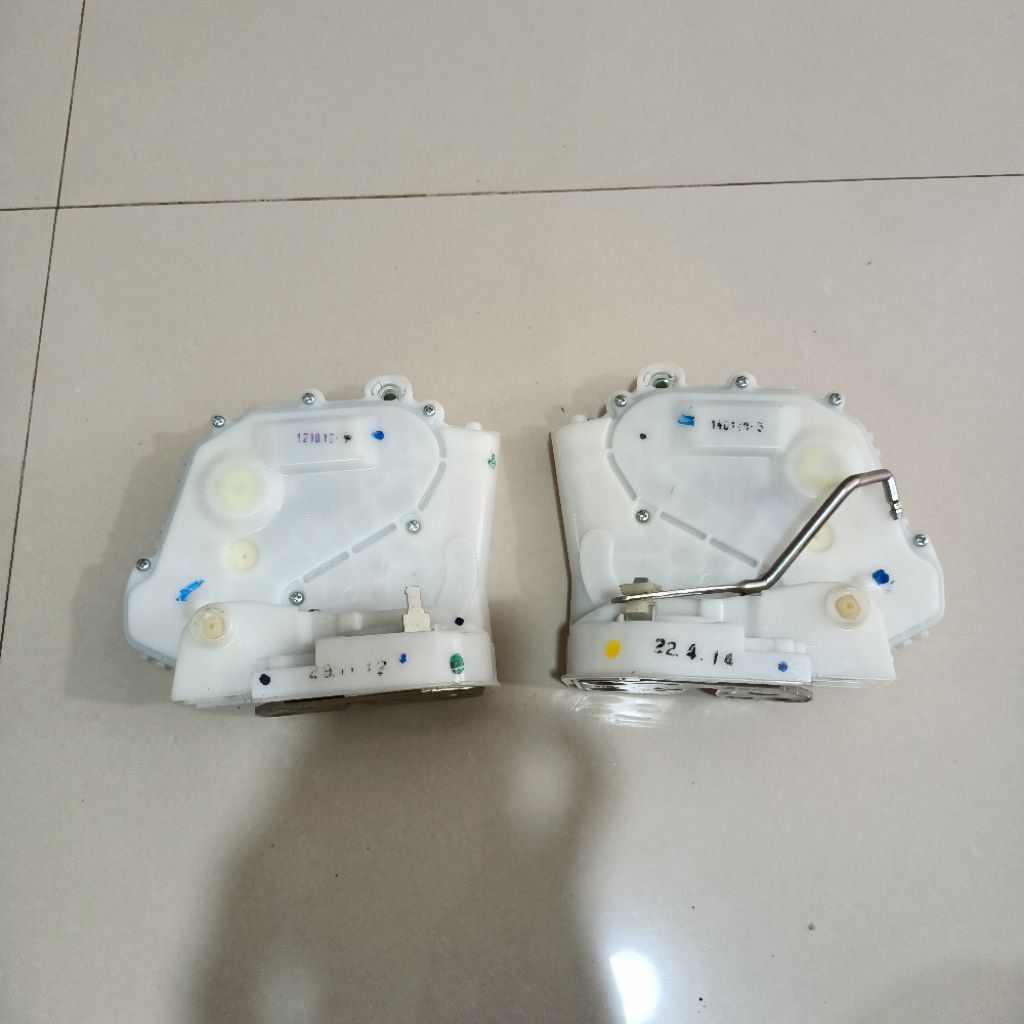DOOR LOCK PINTU TENGAH HONDA JAZZ 2008 2019 ORIGINAL