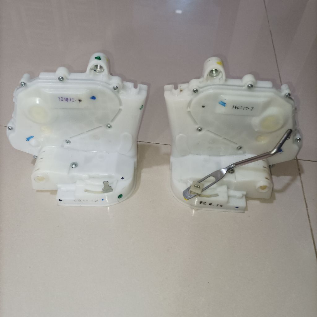 DOOR LOCK PINTU TENGAH HONDA JAZZ ORIGINAL