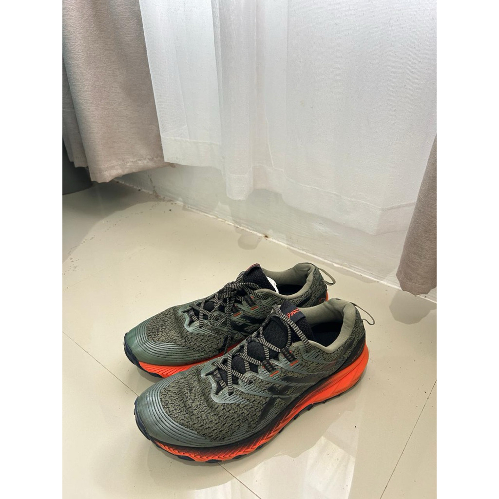 Preloved Sepatu Run/Trail run Asics