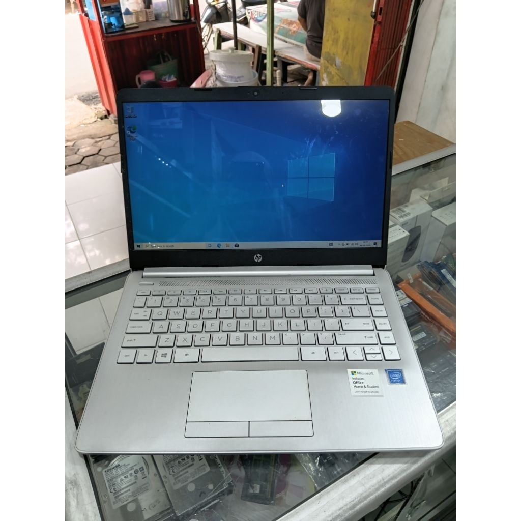 Laptop HP 14s-cf2xxx siap pakai