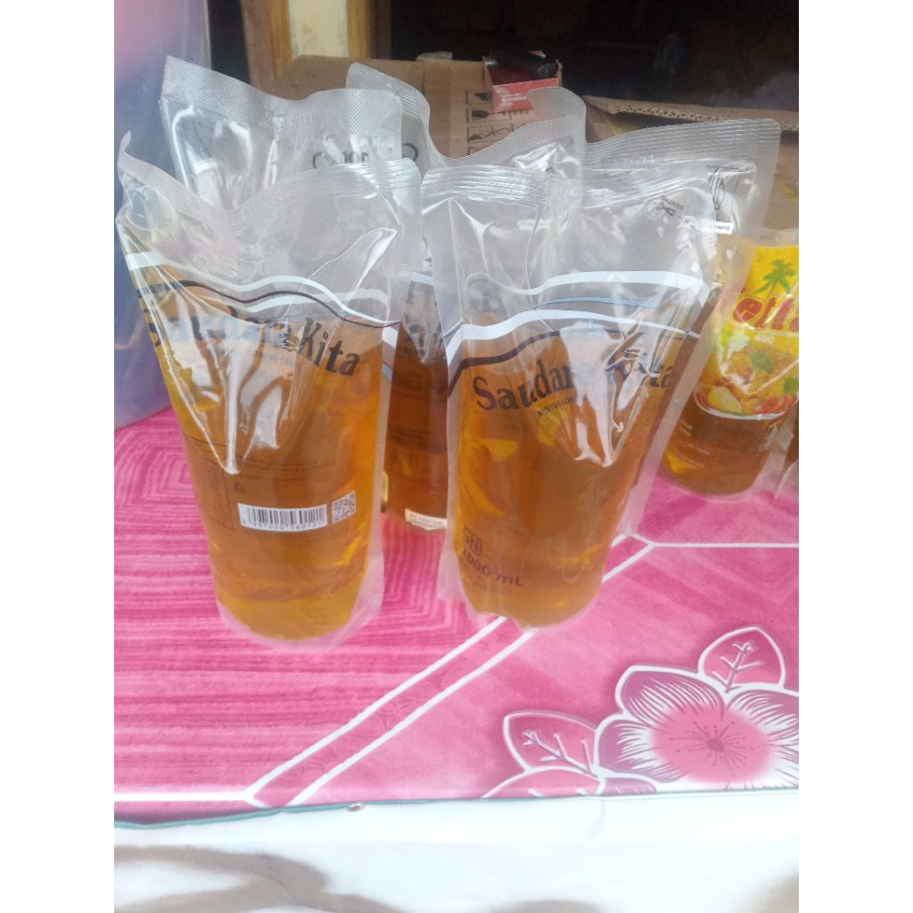 minyak goreng 1 dus isi 12pouch saudara kita1Liter promo murah