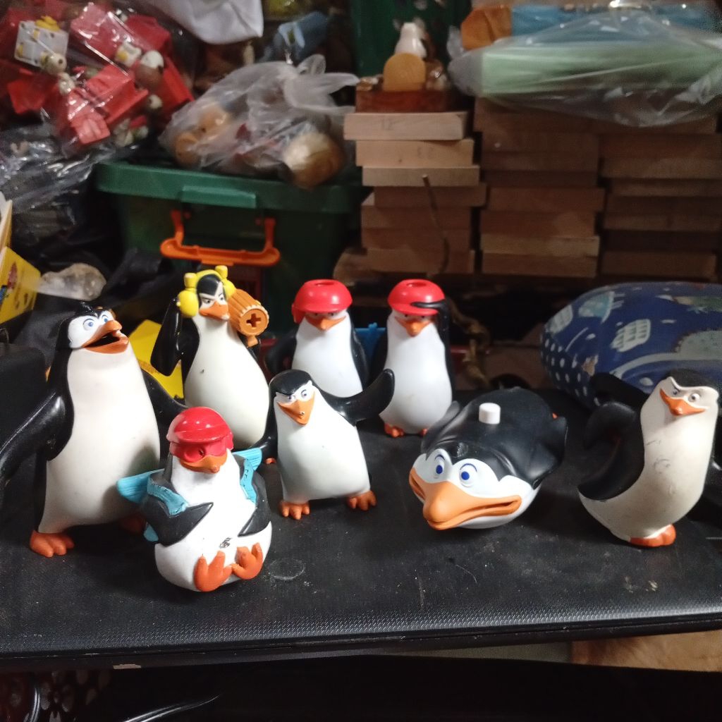 happy meal toys pinguin of madagascar  set