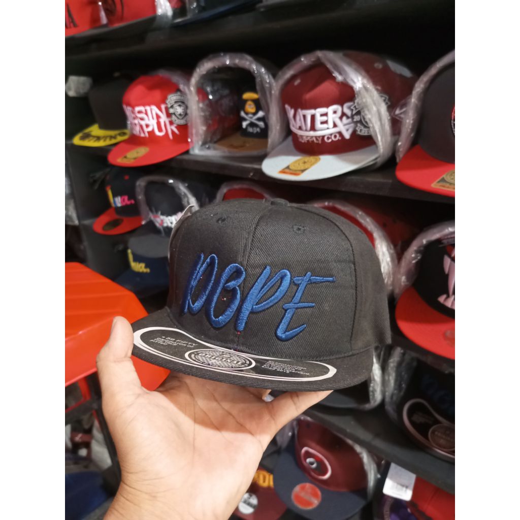 TOPI SNAPBACK DOPE BORDIR BLACK