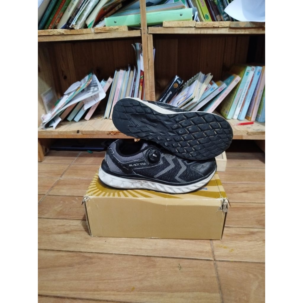 Sepatu Trekking BOA Black Yak Second Original 41,5, 26,5 Cm Bekas Trail Run