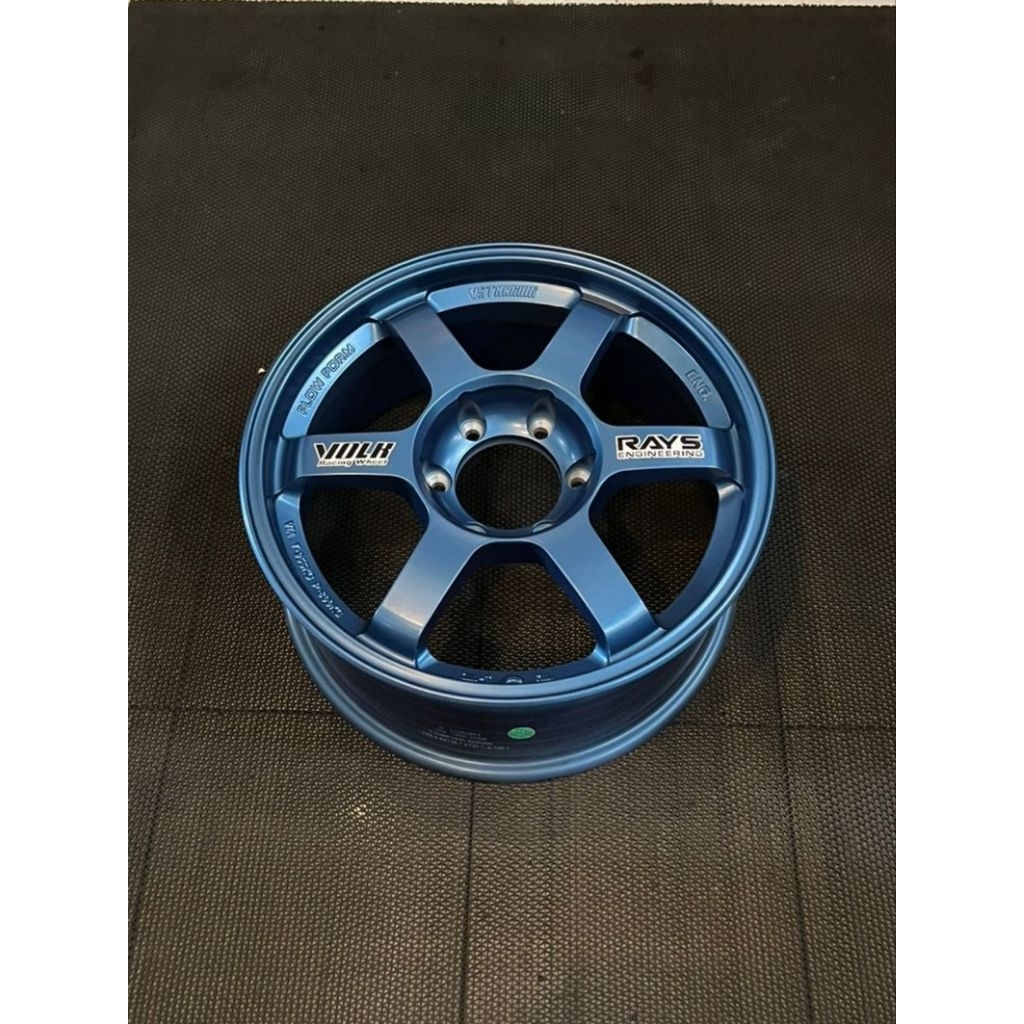 Velg TE37Hyper BLUE
R18 x8.0 PCD6 x139.7 ET20